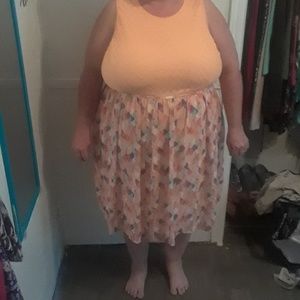 Sleevless playful colored dress